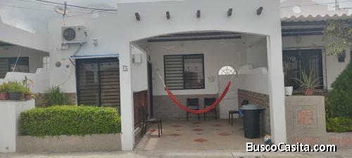 Se vende casa amoblada en Salinas Urbanización Privada