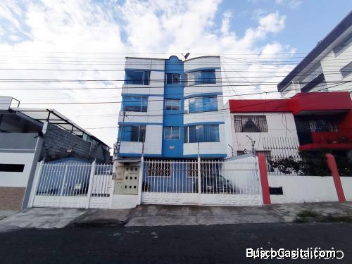 Departamento de venta Kennedy Quito, con dos patios, a 2 cuadras av. 6 de diciembre