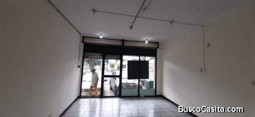 Alquilo amplio local comercial sobre Av. C.L. Plaza Dañin (atarazana) Guayaquil 