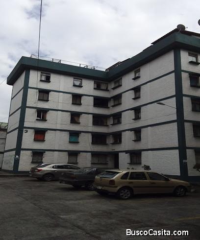SE ARRIENDA BONITO DEPARTAMENTO QUITO NORTE