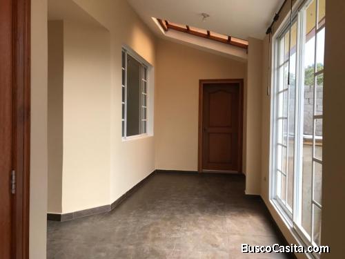 CUMBAYÁ. ARRIENDO DEPARTAMENTO 3 DORMITORIOS. CERCA SCALA Y USFQ.