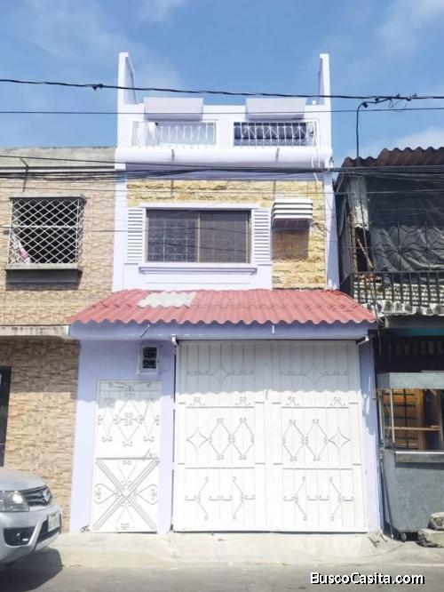 Casa con garaje terraza y cisterna