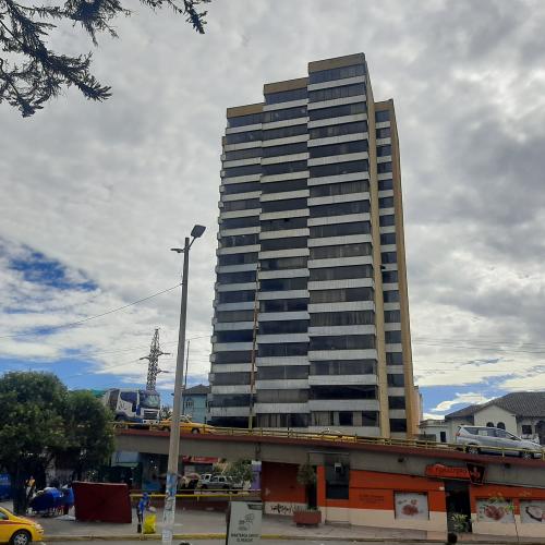 EL EJIDO, vendo restaurante en funcionamiento, edificio Banco de Préstamos, Piso 19