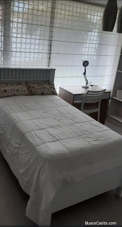 A 1min USFQ Habitación amoblada 