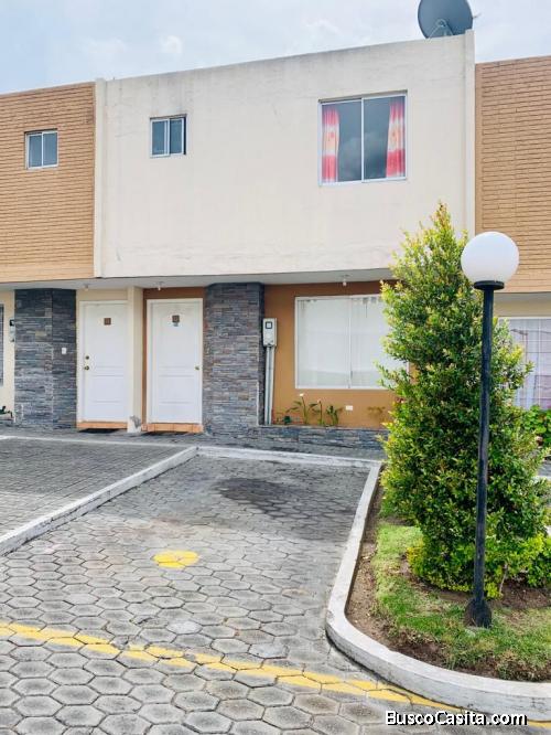 CASA DE RENTA CONJUNTO PRIVADO TRES DORMITORIOS SECTOR EL CONDADO