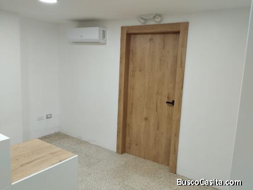Consultorio en Venta 55m2, Recién Decorado, Sección Delta Clínica Kennedy Policentro
