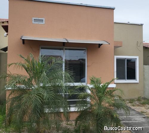 Amplia casa de 1 planta en Alquiler , en Urb. La Joya Opalo, etapa Alta