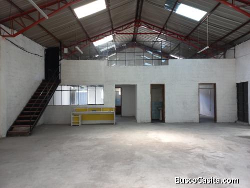 GALPÓN DE ARRIENDO CON MÁS DE 500M2 SUR DE QUITO SECTOR GUAMANÍ
