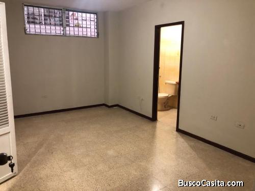 Hermoso departamento 3 dormitorios cómodo con parqueo acceso a parques y seguridad 