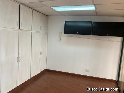 Rento oficina Amazonas eIñaquito 28m2