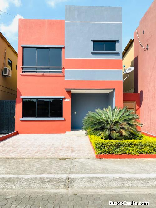 Alquiler casa en urbanizacion privada en Milagro