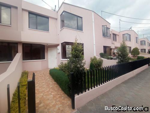 Casa de alquler Dos Hemisferios, sector Pusuqui, de 2 pisos, con mejoras, cerca a colegios