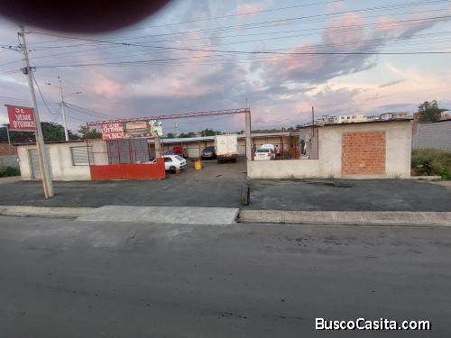 Venta de propiedad en Manta ( Terreno esquinero )
