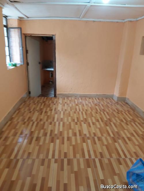 Arriendo Casa pequeña en Av. Pedro Vicente Maldonado