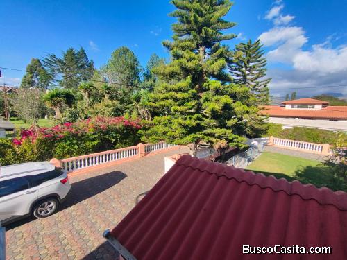 Vendo hermosa Quinta en un sector calentito Guayllabamba