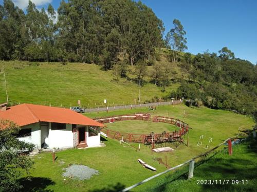 ARRIENDO, Restaurante campestre, en funcionamiento, 200m2, amplios espacios verdes  