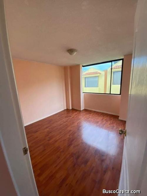RENTO CASA CONJUNTO PRIVADO TRES DORMITORIOS SECTOR EL CONDADO