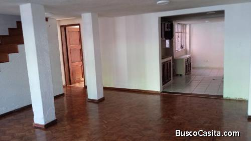 Rento Casa, sector San Carlos (Norte de Quito)