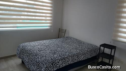 Habitacion para mujer 160 , con pareja 200 todos los servicios
