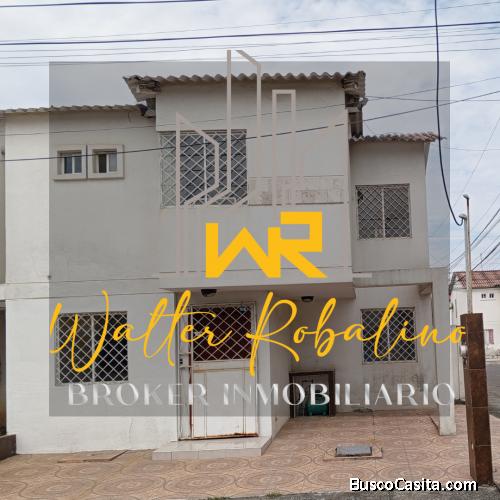 Alquilo cómoda  casa Urb Málaga 2, esquinera 