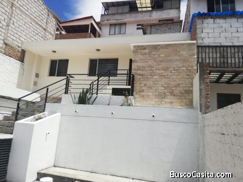SE VENDE CASA EN LA CDLA CLODOVEO JARAMIILO ALVARADO