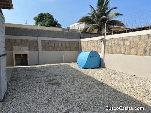 CASA EN VENTA DE 1 PLANTA CONFORMADA POR 3 SUITES INDEPENDIENTES