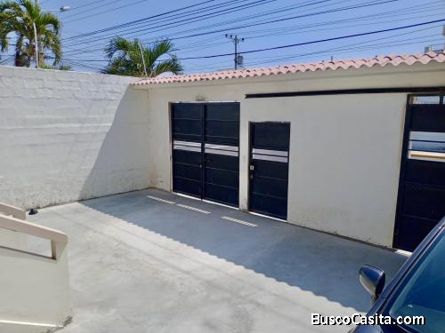 CASA AMOBLADA EN ALQUILER 1 PLANTA UBICADA EN CHIPIPE SALINAS