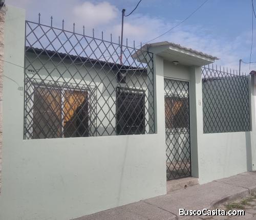 Se alquila casa en Mucho Lote 1 Av Isidro Ayora