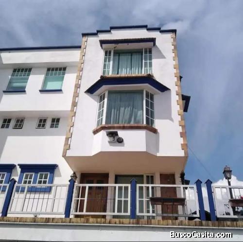 RENTO AMPLIA CASA CONJUNTO CUATRO DORMITORIOS SECTOR EL CONDADO