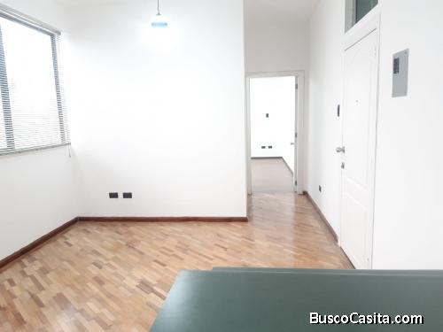 VENDO SUITE CON PATIO, SECTOR QUITO CENTRO NORTE