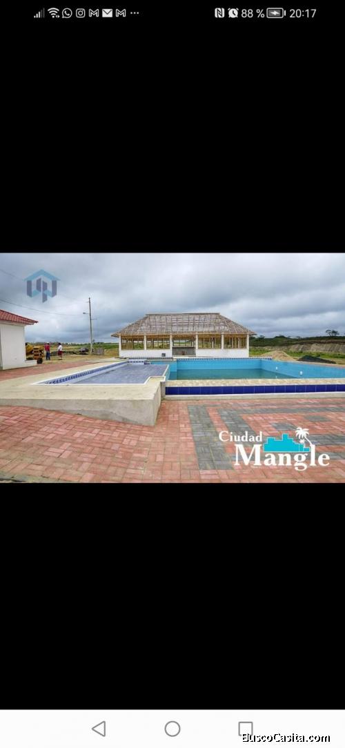 Terreno 200 mtrs en Manta playa privada 