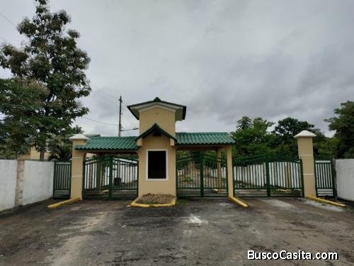¡Excelente Terreno! En Oferta! Ideal Para Casa y Huerto Familiar, Excelente Ubicación Alta. De 977 M