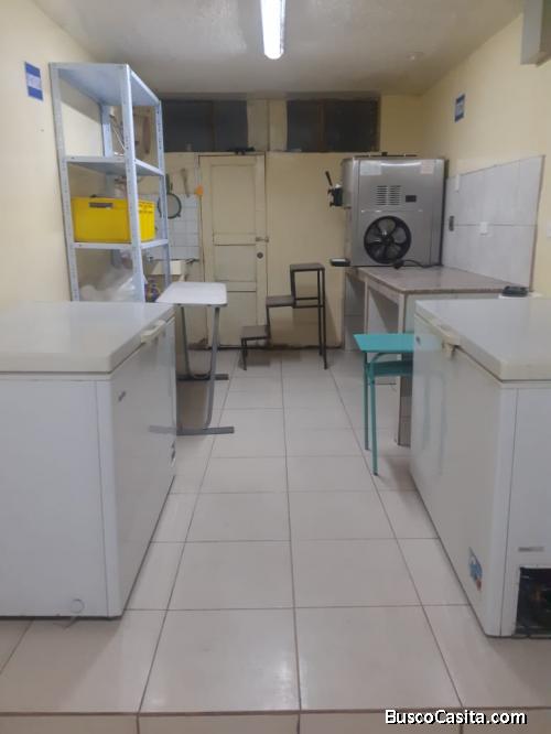 ARRIENDO  LOCAL COMERCIAL CON 220 V