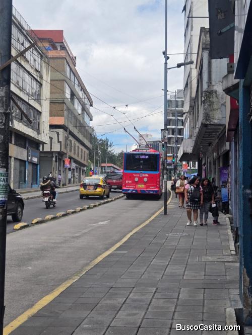 ARRIENDO LOCAL COMERCIAL EN LA AV. 10 DE AGOSTO EN QUITO