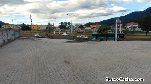 Se arrienda terreno en la autopista General Rumiñahui a la altura del puente 9 (Armenia 1)