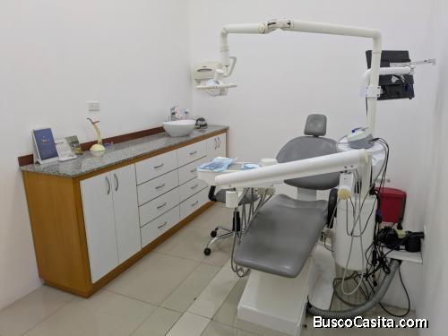 Consultorio Odontológico completamente equipado en Importante Clinica Dental