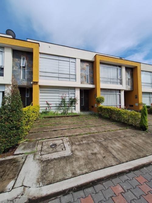 Fajardo, casa a estrenar de 3 dormitorios, estacionamiento, piscina, canchas