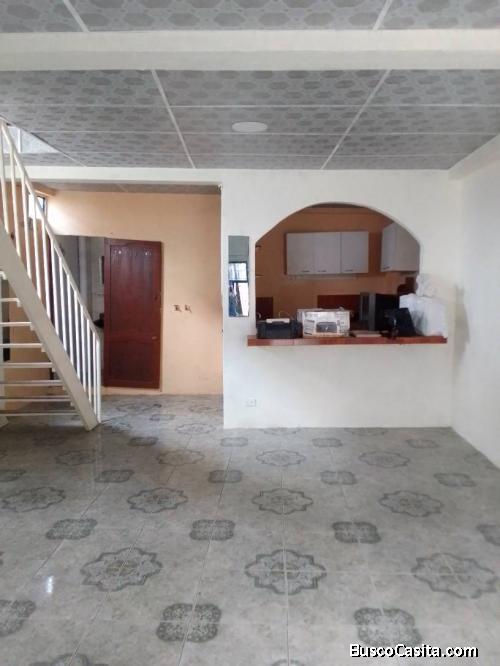 Alquilo casa interior de dos pisos en Bolivia y la 7ma