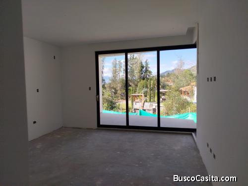 CASAS DE LUJO EN VENTA – CONJUNTO PRIVADO EN NAYON(NUEVA CUMBAYA)