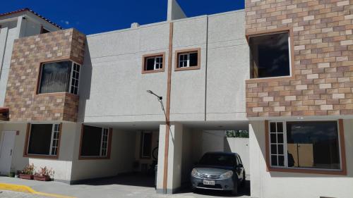 ARMENIA, vendo casa en conjunto, 3 dormitorios, 2 estacionamientos, piscina