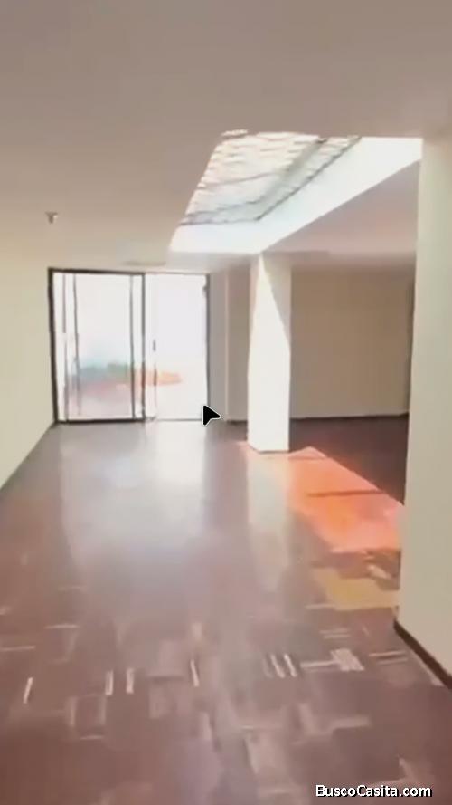 Departamento 246 m² con suite independiente y 3 parqueaderos