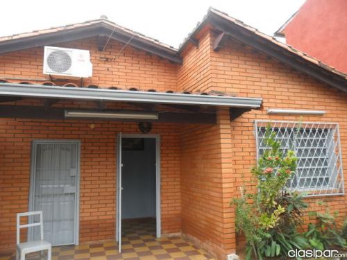 Casa antigua en Barrio Mburucuyá