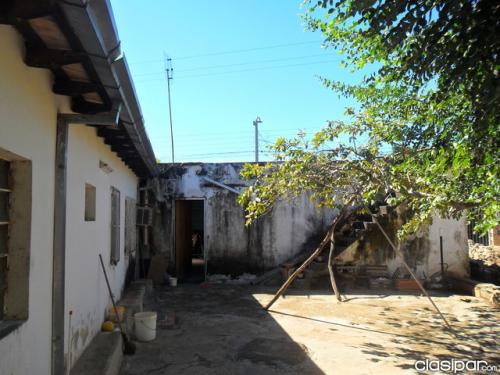 Casa con salones, total de 1.168 m²