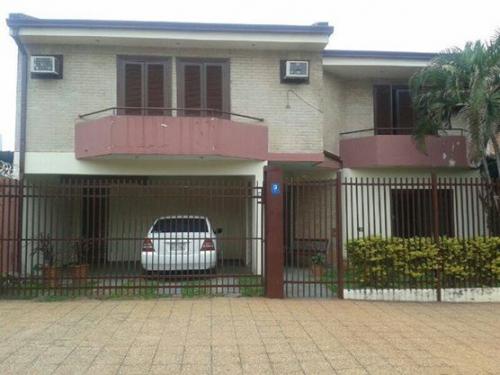 Residencia de 2 pisos en Villa Victoria, Ciudad de Asunción (aceptamos Financiación Bancaria)