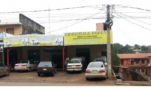 EN VENTA INMUEBLE CON SALONES COMERCIALES Y VIVIENDA. ZONA COMERCIAL.