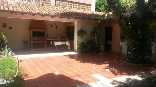 Vendo Casa de 2 pisos en el barrio Santa María, Ciudad de Asunción