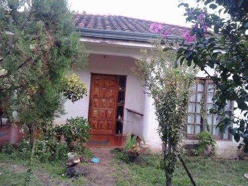 Vendo Casa en la Ciudad de Encarnación, a 3 cuadras de la Costanera