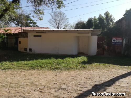 VENDO CASA EN LAMBARÉ - CORPUS CRISTI