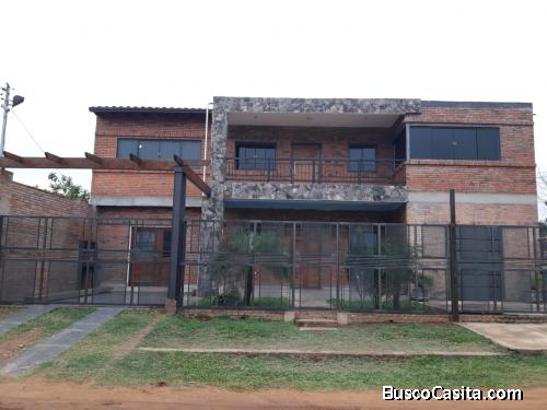 HERMOSO DUPLEX EN MARIANO ROQUE ALONSO EXCELENTE UBICACION