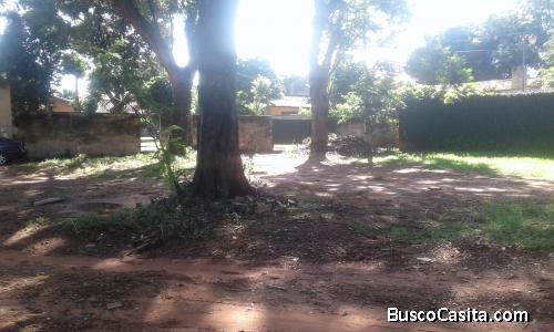 VENDO 1800mtrs2 DE TERRENO A PASOS DE LA AVDA MRCAL. LOPEZ